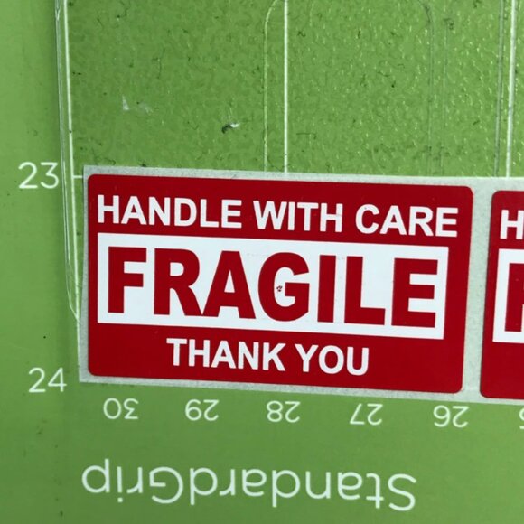 250 FRAGILE handle with care stickers - Picture 4 of 4